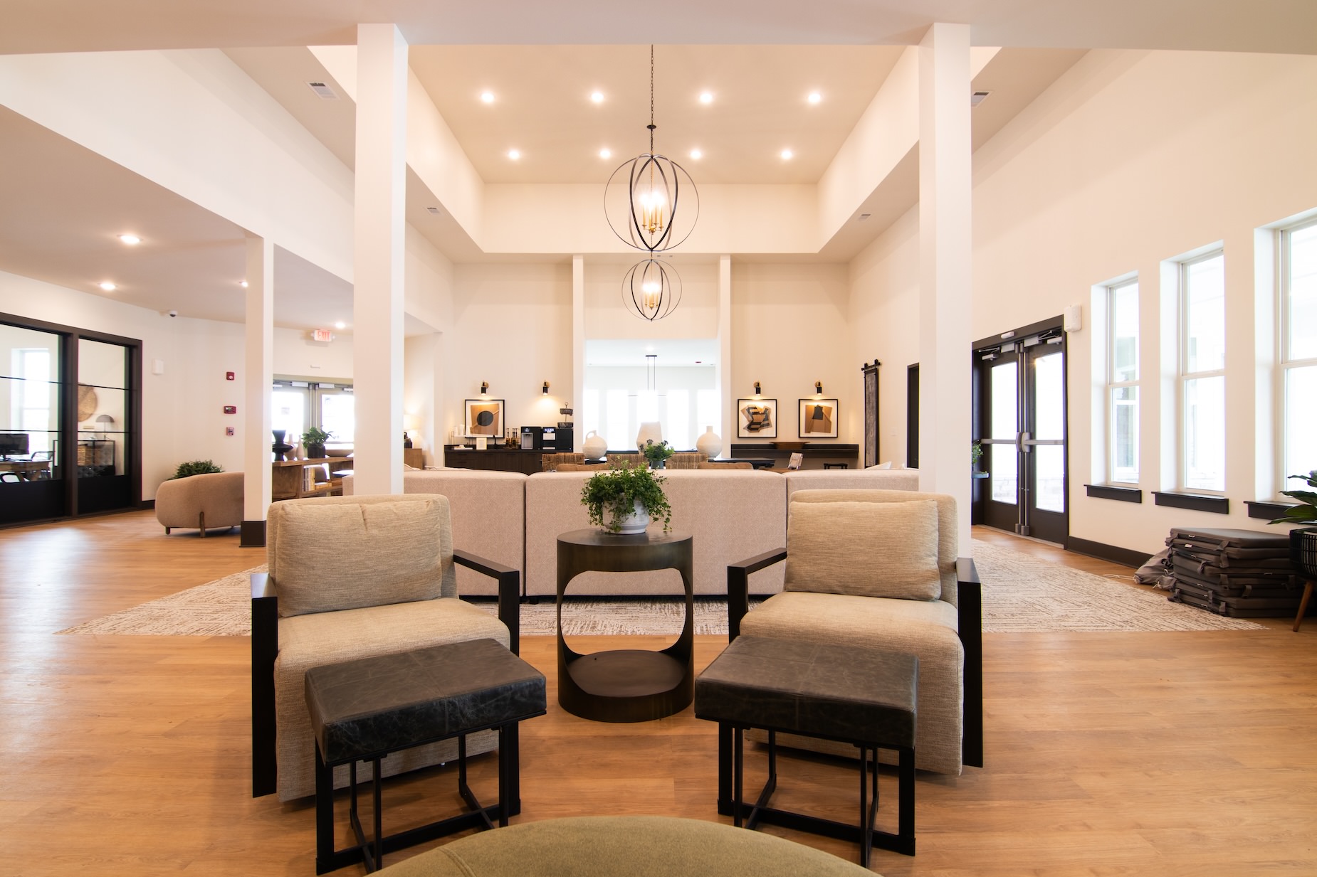 Stylish Clubhouse Lounge at Sage North Apartments in White House, TN Modern clubhouse lounge at Sage North apartments in White House, TN.